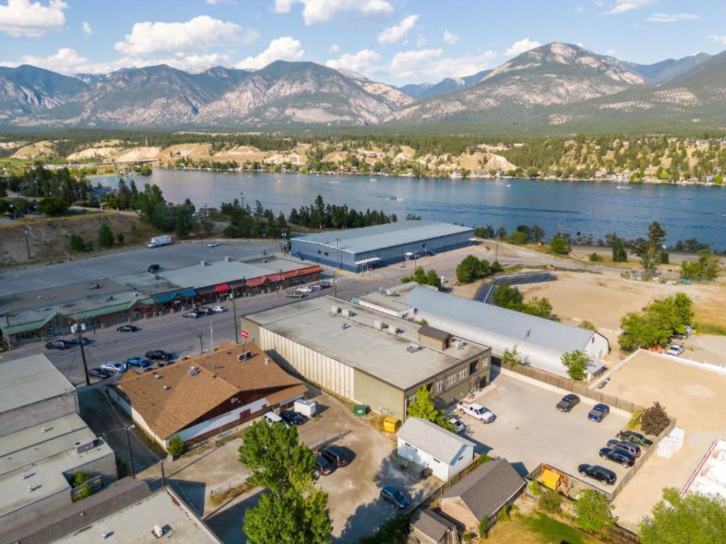 The Grizzly House I Sleep 7 I Patio & Bbq I 55 Tv Apartment Invermere Exterior photo